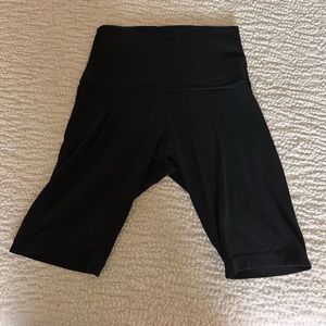 Lululemon Wunder Train High-Rise Short 8"